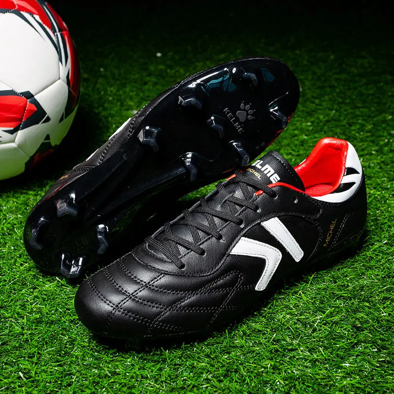 Chuteira de Futebol TF – Couro de Bezerro, Alta Performance