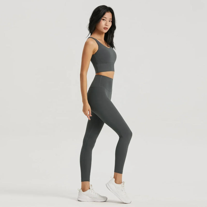 Conjunto de Yoga Seamless Feminino – Top com Sutiã Semi-Fixo e Legging com Bolso, Conforto e Estilo para Seus Treinos