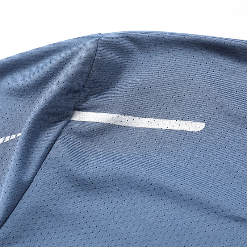 Camiseta Masculina Esportiva CHRLCK – Secagem Rápida, Leveza e Conforto para Seus Desafios!