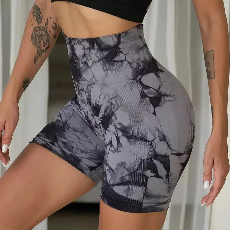 Shorts Tie Dye Feminino, Cintura Alta, Push Up e Controle de Barriga, Ideais para Academia e Yoga.