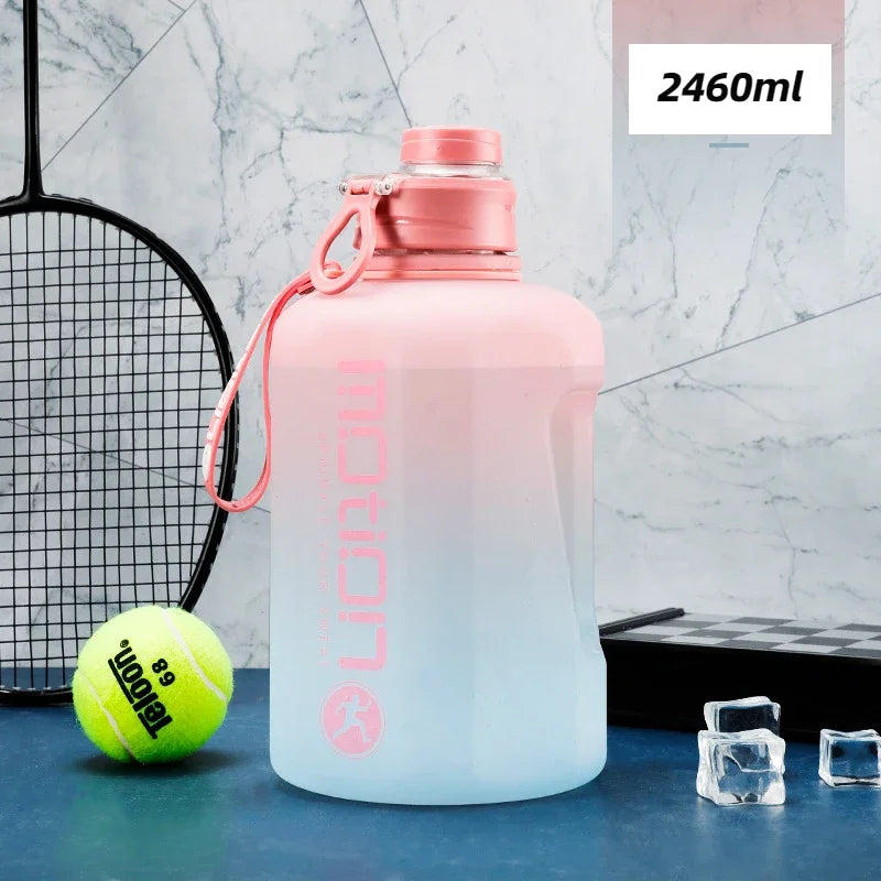 Garrafa Esportiva de 2 Litros com Canudo – Alta Capacidade e Design em Degradê